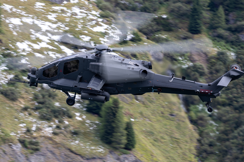 AW249_combat_1